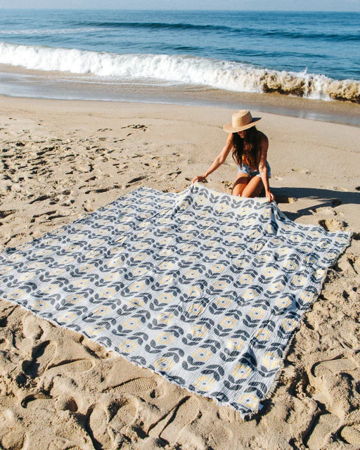 how to wear sand cloud towel