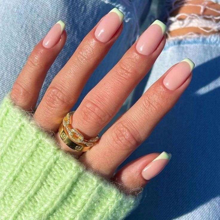 What Color Nails Go With Mint Green Dress 