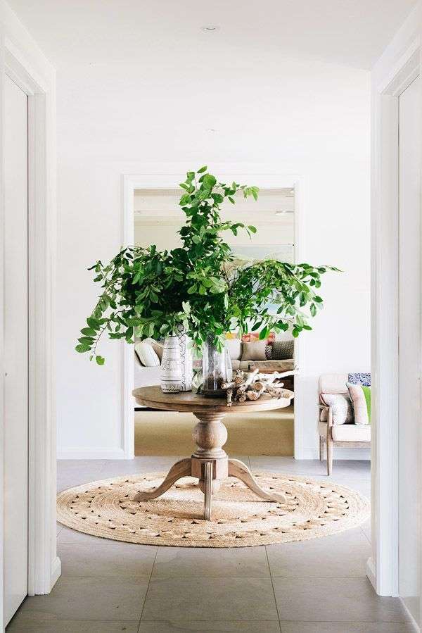 What Do You Put On A Round Entryway Table-22 Ideas By Interior Designers