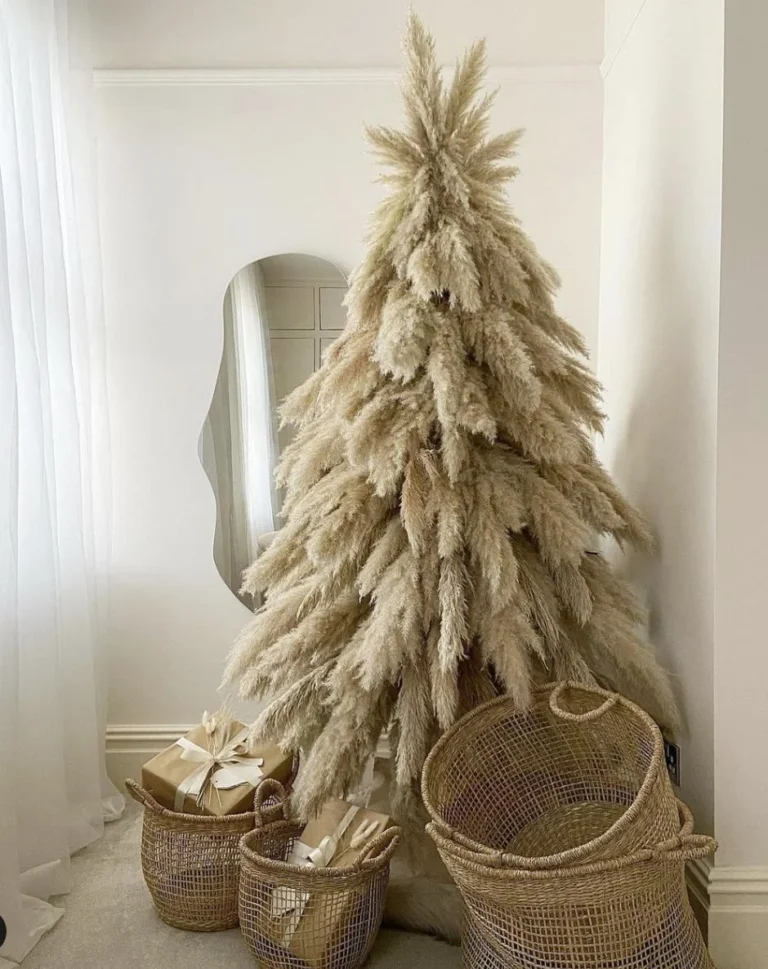11-Pampas Christmas Tree Decor Ideas For Cozy Christmas 2023