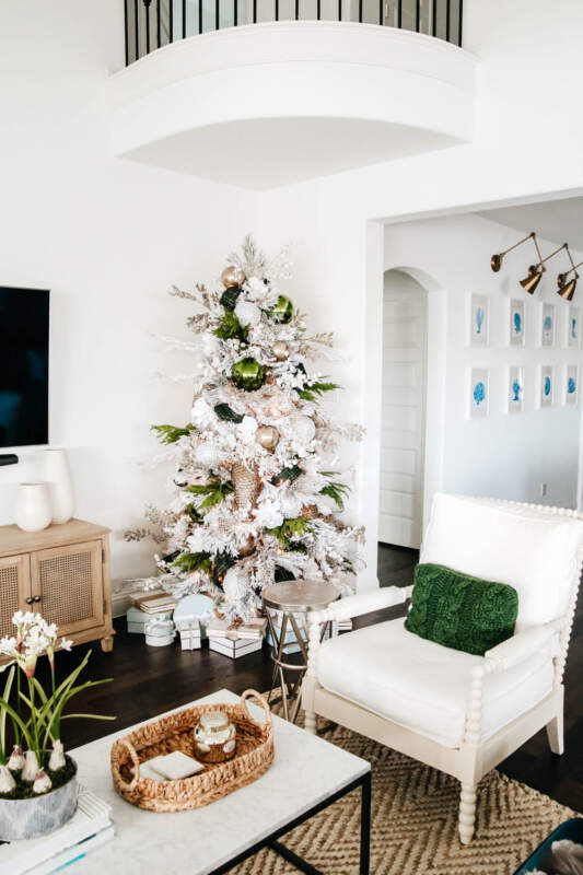 11-Pampas Christmas Tree Decor Ideas For Cozy Christmas 2023
