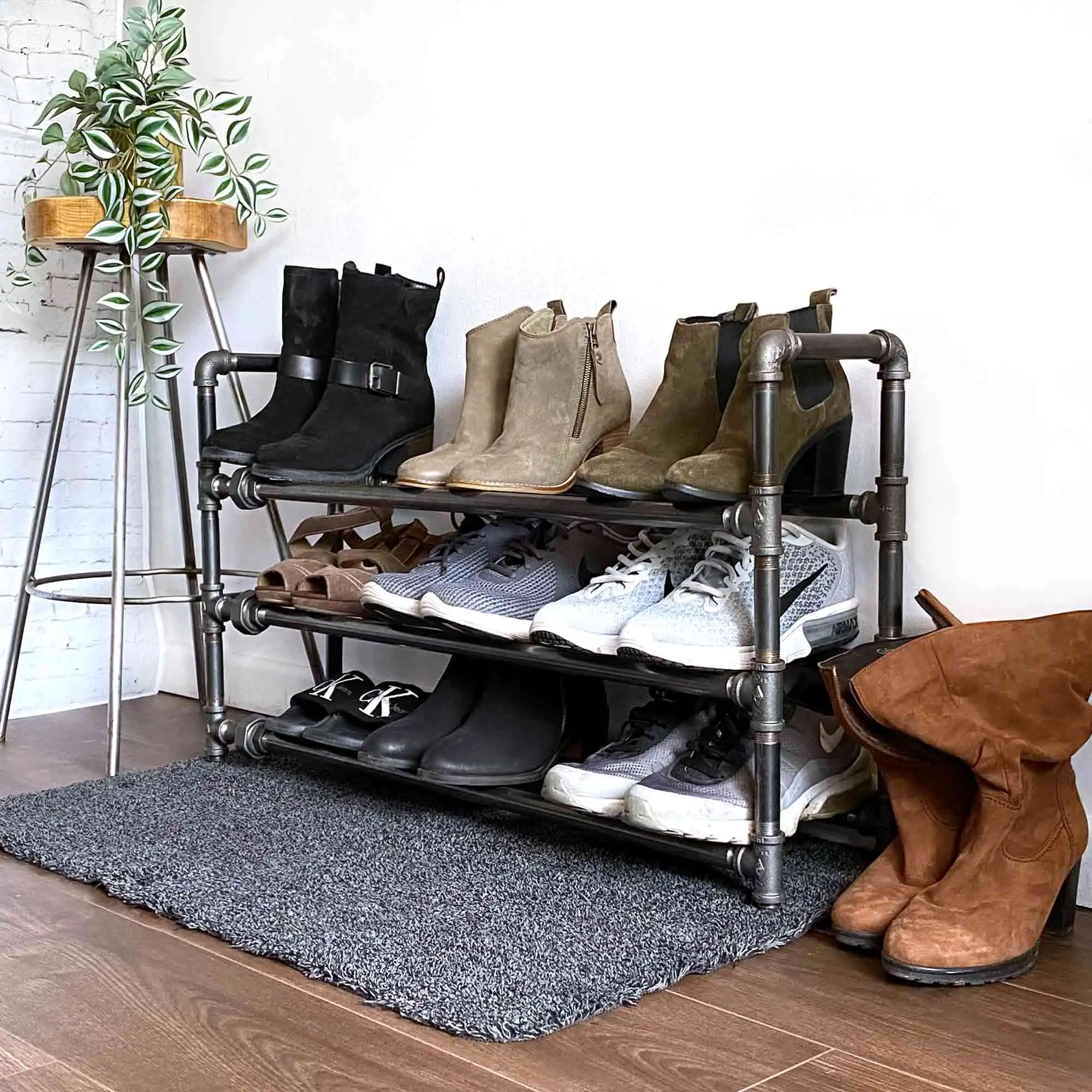 11 DIY Modern Ways for Entryway Shoe Storage