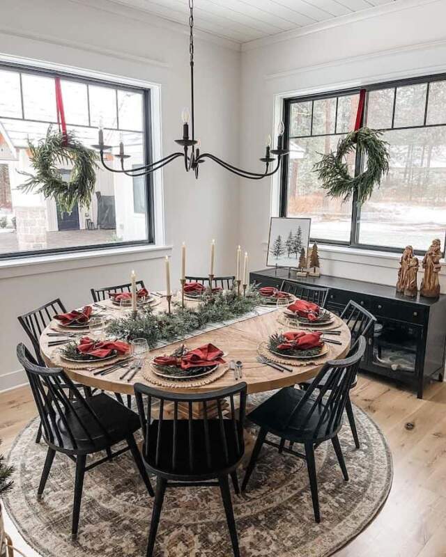 christmas tree centerpiece idea for round table